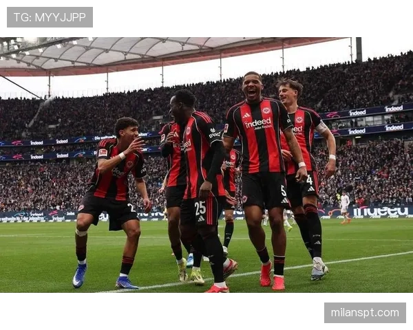 十人法兰克福1-0海登海姆,科赫染红卡利穆恩多制胜 十人法兰克福1-0海登海姆,科赫染红卡利穆恩多制胜